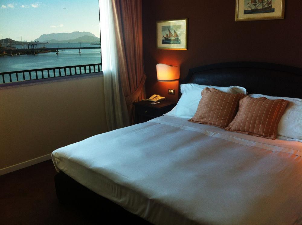 Hotel Martini Olbia Exterior photo